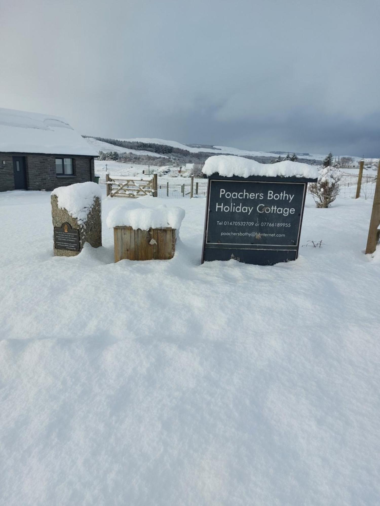 Poachers Bothy Villa Skeabost Exterior photo