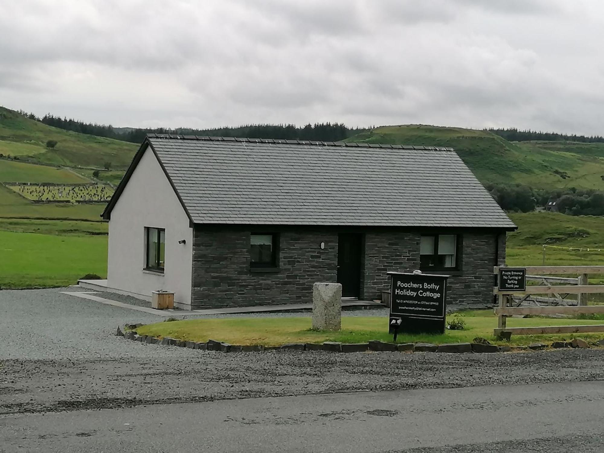 Poachers Bothy Villa Skeabost Exterior photo