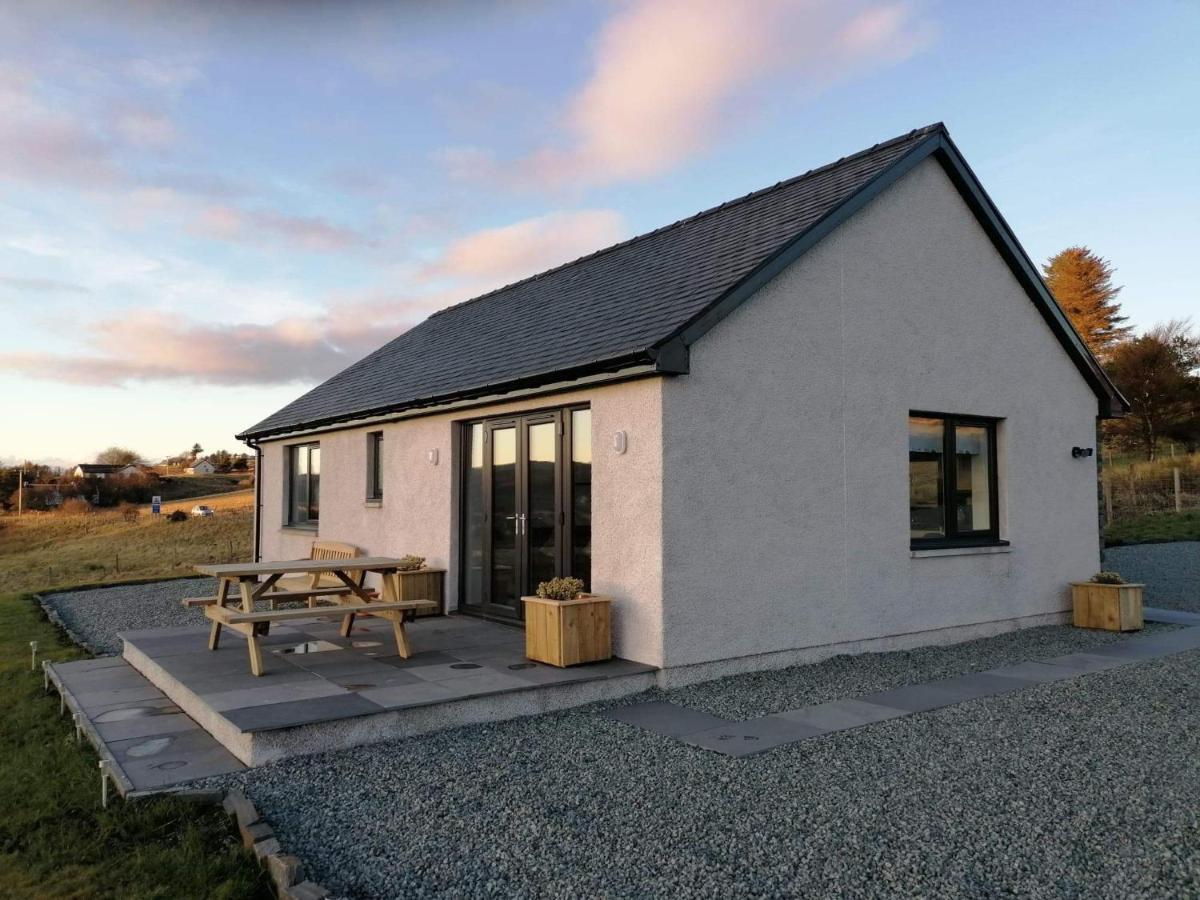 Poachers Bothy Skeabost Exterior photo