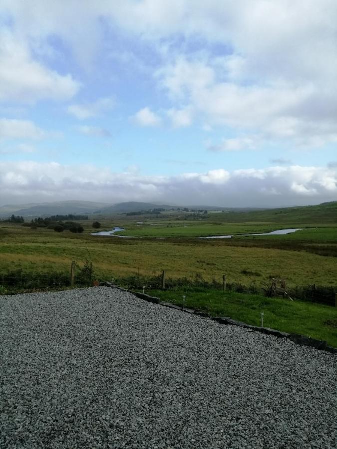 Poachers Bothy Villa Skeabost Exterior photo